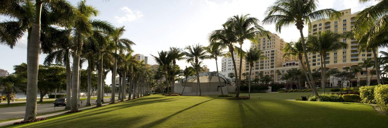 Expertise-Based House & Apartment Cleaning Services in Atlantis, FL background