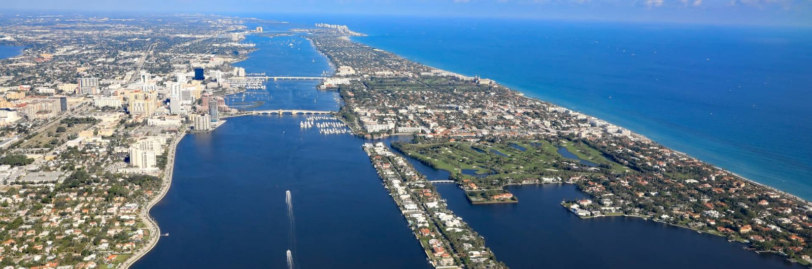 Reputable House & Apartment Cleaning Services in Mangonia Park, FL background
