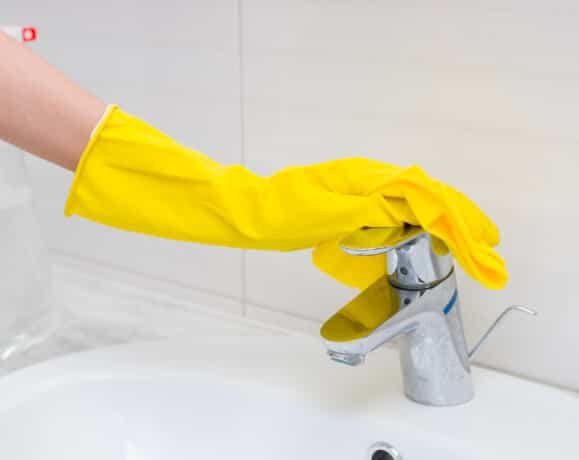 Cleaning tap