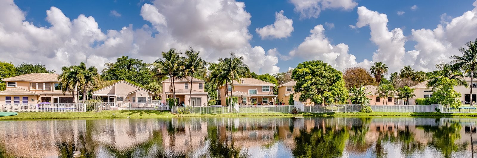 Reliable Home Cleaning & Disinfection Service in Coconut Creek, FL background
