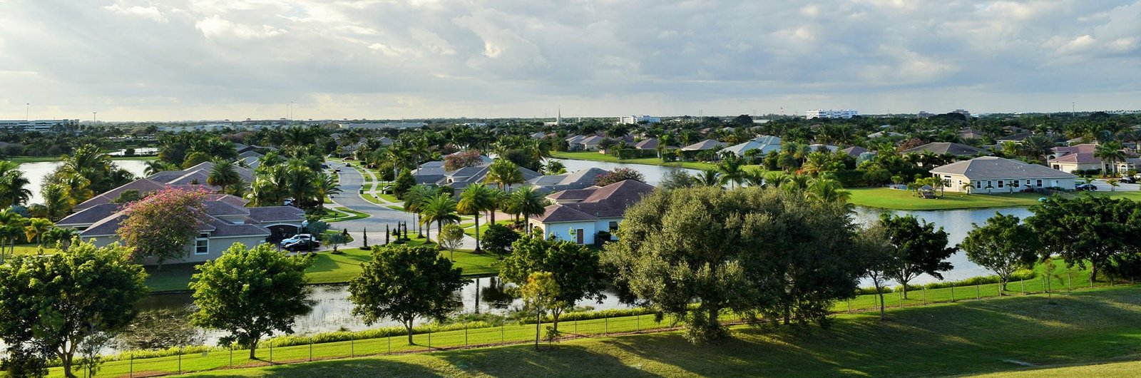 Leading Apartment & House Cleaning Services in Lauderhill, FL background