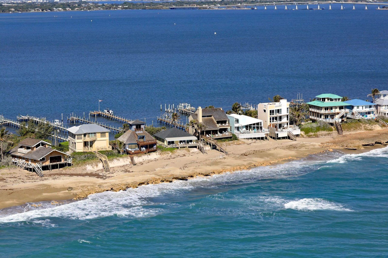 Professional House Cleaning Services in Hutchinson Island, FL background