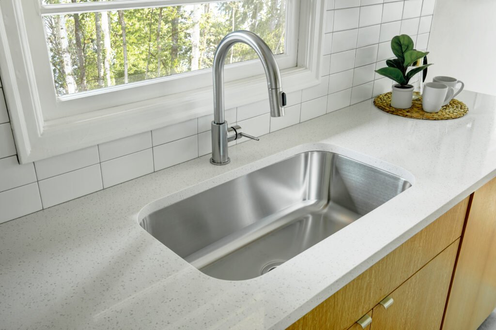 clean kitchen sink